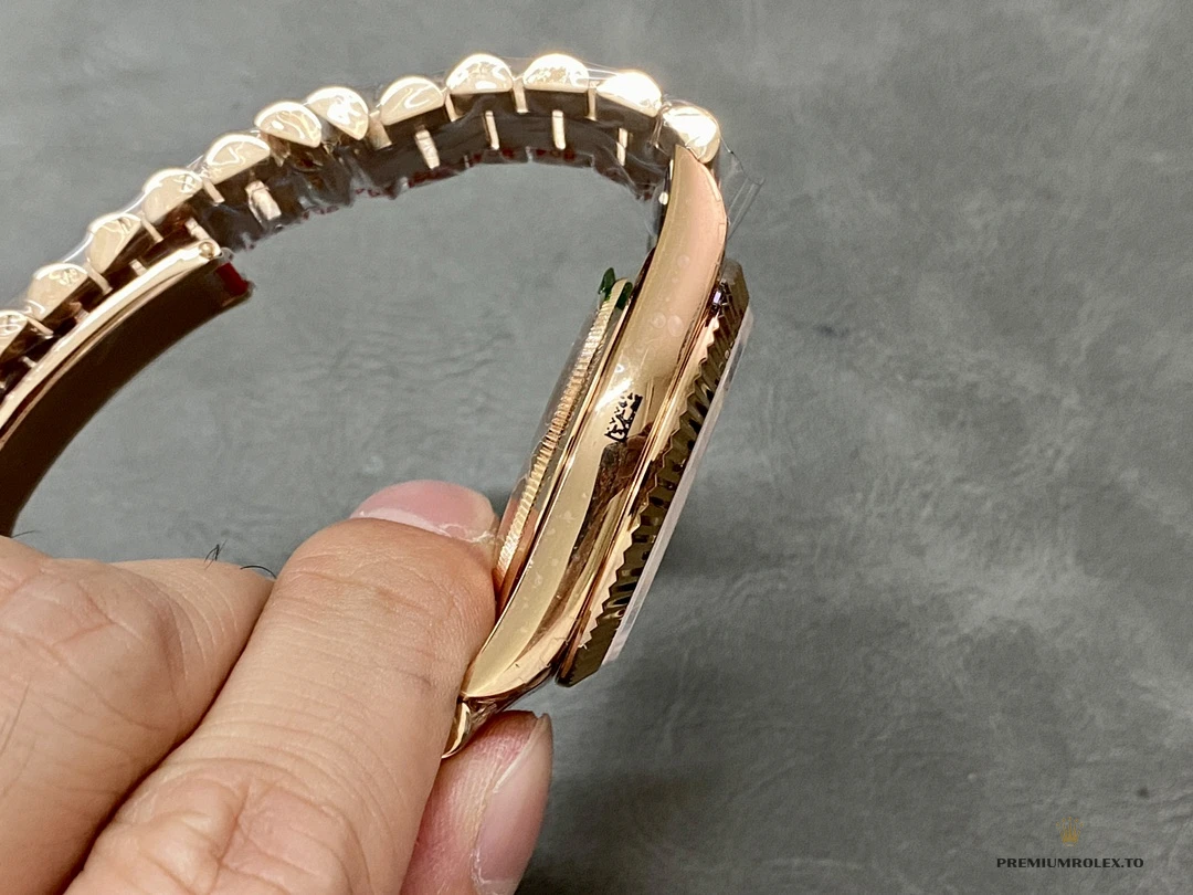 Replica Rolex Day-Date 40mm 228235 Sundust dial - Affordable Super Clone Watch