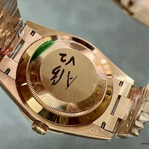 Day-Date 228235 crown and case side detail