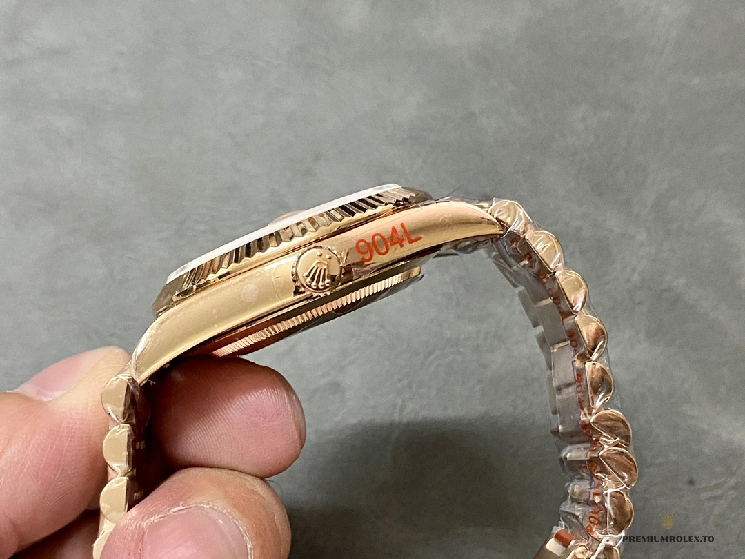 Replica Rolex Day-Date 40mm 228235 Sundust dial - Luxury Replica Watch