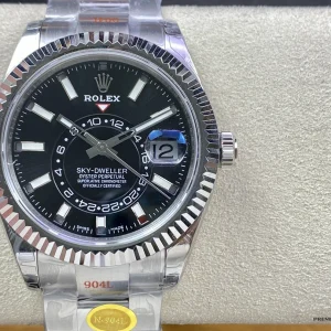 Side profile of 326934 showing 42mm case and white gold-plated fluted bezel