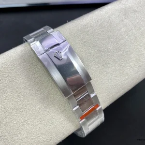 Sky-Dweller 326934 angle showing luminous hands against black dial