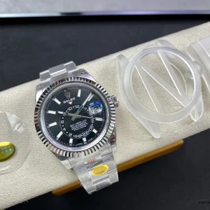 Dial close-up of Sky-Dweller 326934 with Cyclops date magnification
