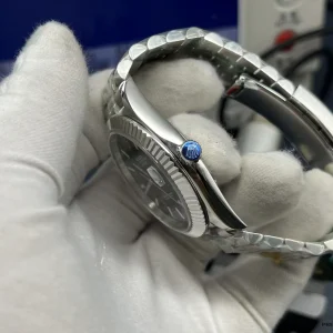 Caseback view of the Datejust 41mm Oystersteel case