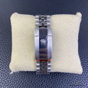 Side profile of Datejust 41 highlighting fluted bezel and case thickness