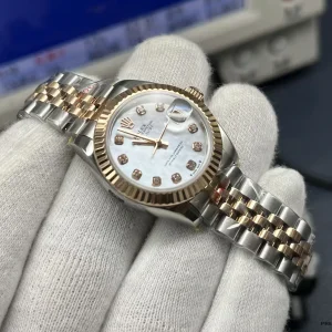 Rolex Datejust 279171 Jubilee bracelet clasp close-up