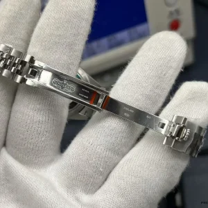 Jubilee bracelet five-piece link detail on the 279174