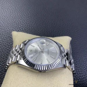 Replica Rolex Datejust 126334 side profile with 28mm Oystersteel case