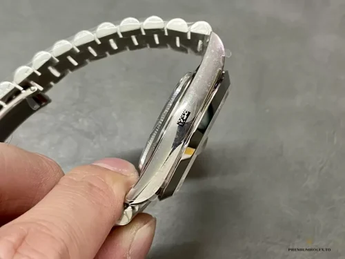 Fake Rolex Day-Date 40mm 228206 Olive Green Arabic Dial - Top-Tier Swiss Replica Watch