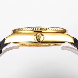 Oysterflex bracelet close-up showing titanium-alloy core and rubber overmould