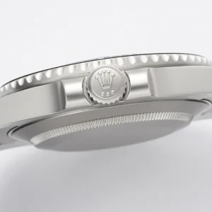 Crown detail on Submariner Longobarda with Triplock screw-down mechanism