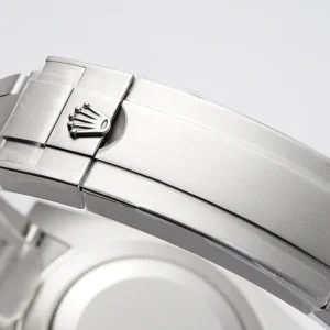 Full bracelet view of Submariner 116610 Tiffany showing Oyster links and Glidelock