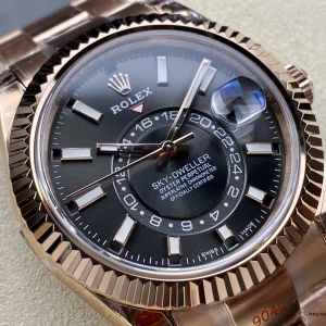 Fluted command bezel close-up on Sky-Dweller 326935 in rose gold-plated finish