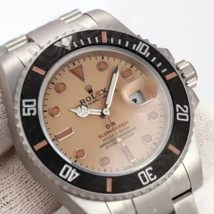 Submariner VS3145 caseback view with Oystersteel screw-down construction