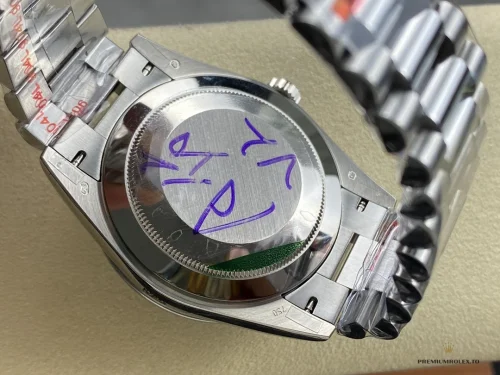 Superclone Rolex Day-Date 40mm Olive Green Roman Dial 228239 - Best Quality Replica Watch