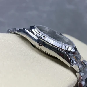 Day-Date 228239 on wrist showing bracelet drape and proportions