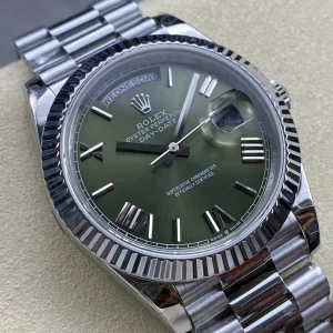 Rolex Day-Date 228239 President bracelet and Crownclasp detail