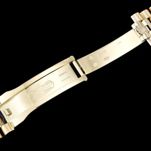 Replica Day-Date M228238 yellow gold-plated bezel edge and case junction close-up