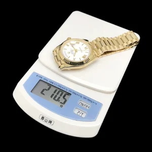 Day-Date 40mm M228238 President bracelet detail with semi-circular three-piece links