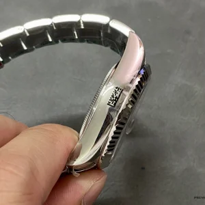 Full two-tone Oyster bracelet of Sky-Dweller 326238 with Oysterclasp detail