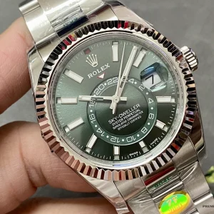 Crown detail on Sky-Dweller 326238 showing gold screw-down winding crown