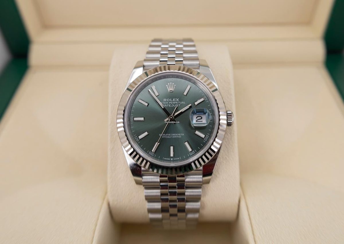 Rolex Datejust 41 mint green dial fluted bezel jubilee bracelet in presentation box