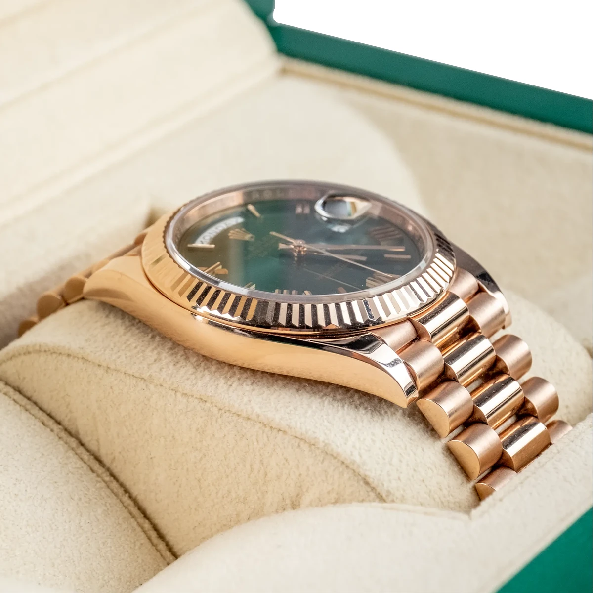Rolex 228235-0025 Day-Date 40 Everose Olive Roman - Image 5